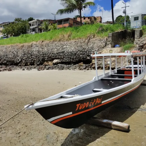 Vendo uma canoa de fibra