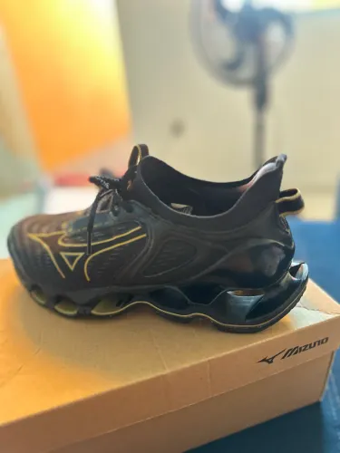 Mizuno semi novo