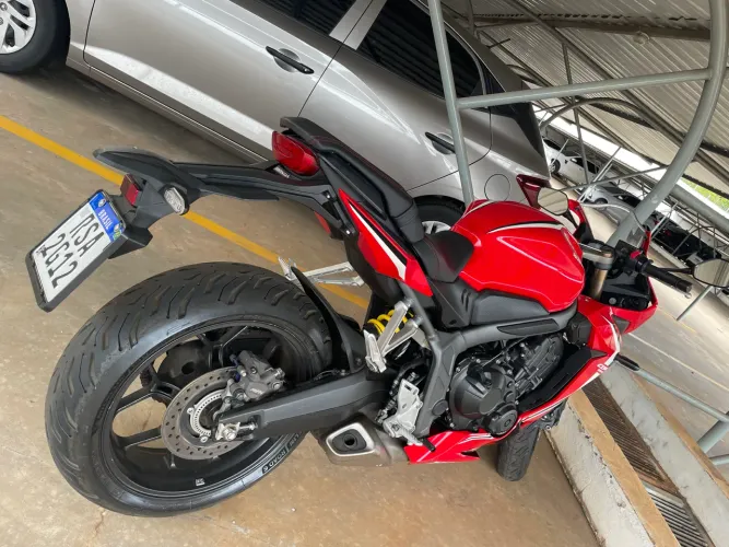 Vendo moto Honda CBR 650 R
