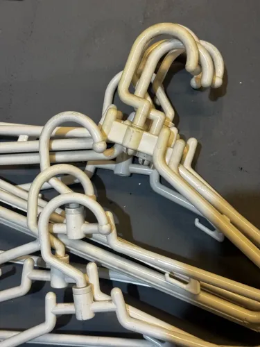 9 cabides plasticos
