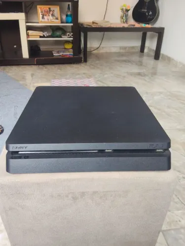 Playstation 4 slim 1tb + 1 controle