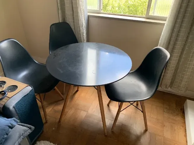 Mesa Redonda Preta 70 Cm Mdf + 3 Cadeiras Eiffel