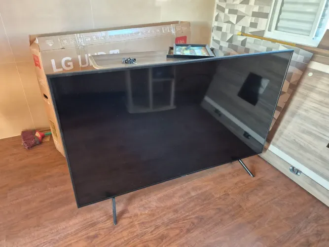 Tv Samsung 65 polegadas pra uso peças