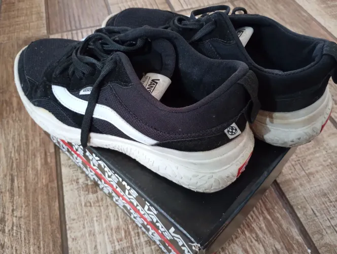 Tênis Vans usado