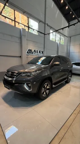 Toyota Hilux SW4 SRX Diamo. 4X4 2.8 TB DIE AUT 2020