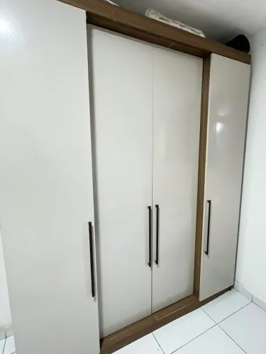 Guarda roupa - pouco usado