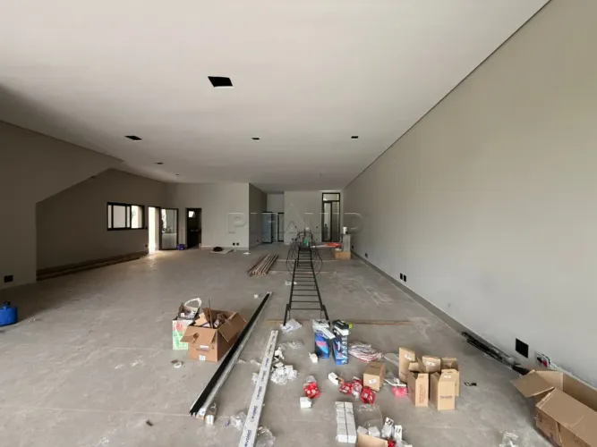 Salão comercial com 312m², bairro Jardim Irajá, Zona Sul de Ribeirão Preto/SP.