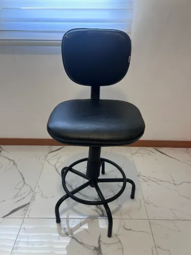 Cadeira Giratoria Preta 