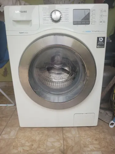 Vendo máquina de lavar, funciona somente lavadora.