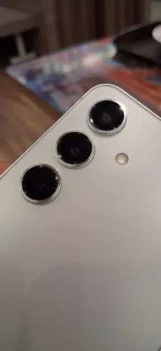 Samsung S24 