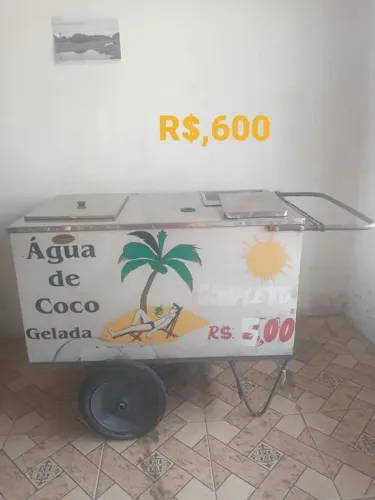 Carrinho de água de coco