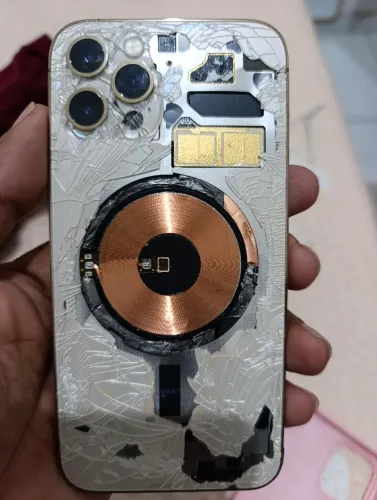 Vendo um ifhone 12 pró.