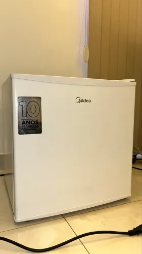 Frigobar Midea 45 litros