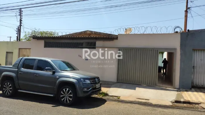 Casa para alugar, 3 quartos, Santa Mônica - Uberlândia/MG - Rotina Imobiliária