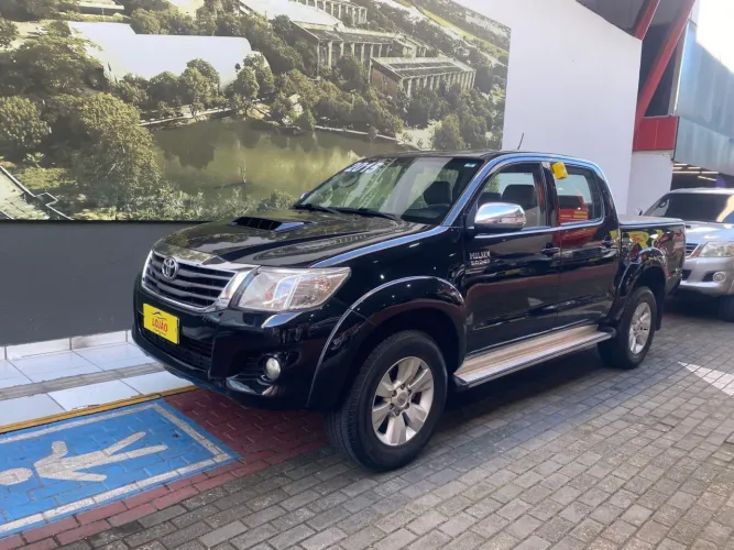 Toyota Hilux CD SRV D4-d 4X4 3.0 TDI Diesel AUT 2015