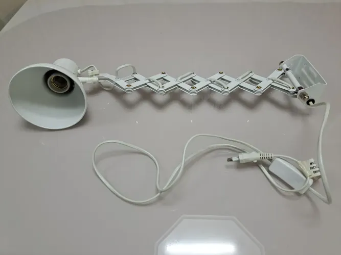 Luminaria de parede articulada tipo sanfonada/pantografica, metálica cor branca