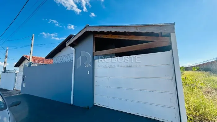 Casa mobiliada disponível para locação em Botucatu, próximo a Unesp