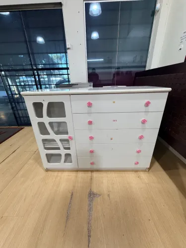 Cômoda 1 porta 5 gaveta + aparador
