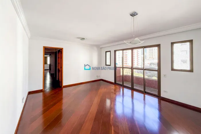 Apartamento de 98m², com 03 quartos, 2 vagas, próximo ao metrô Saúde