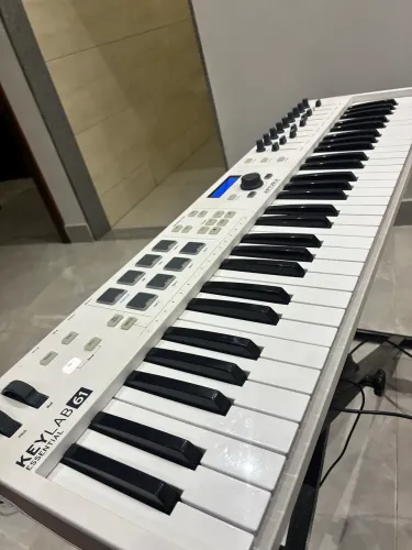 Controlador MIDI Arturia Keylab essencial 61 + tablet Samsung a9 + placa de áudio