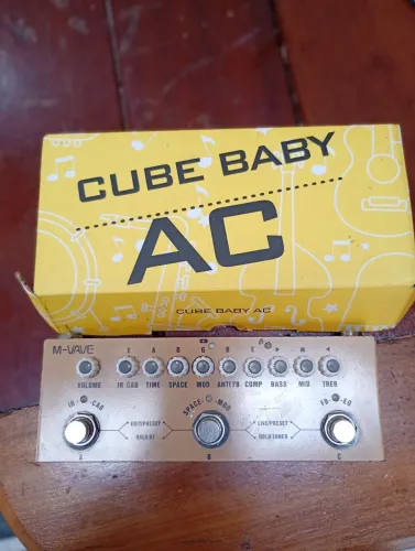 Pedal Multi-Efeitos M-VAVE Cube Baby AC para Violão