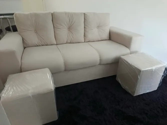 SOFÁ NOVISSIMO 3 LUGARES + 2 PUFFS