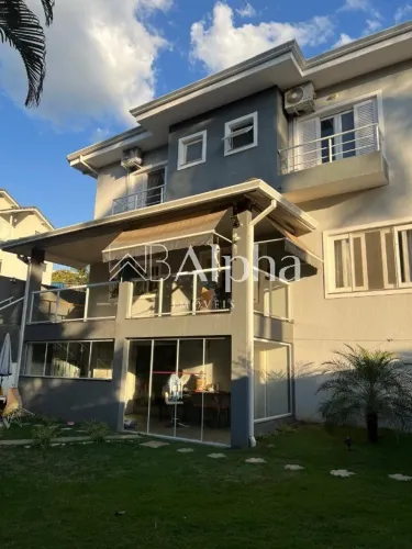 Casa a venda no Condomínio Tarumã em Santana de Parnaíba - SP