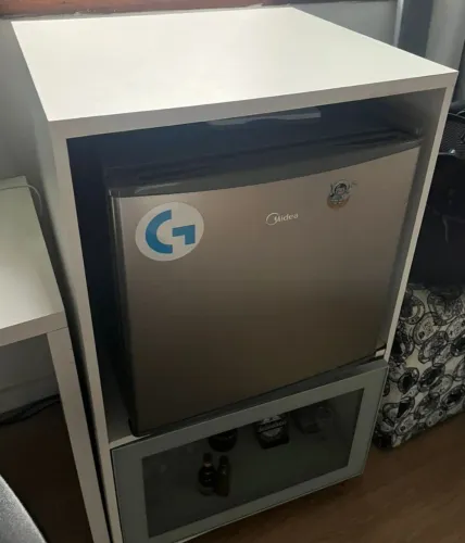 Frigobar Midea