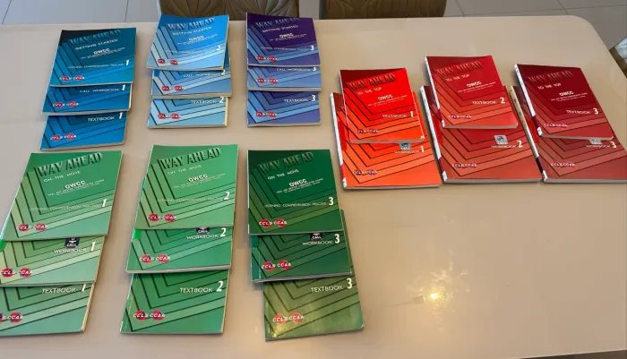 Conjunto Completo de Livros de Inglês CCAA - Básico, Intermediário e Avançado (Usados)