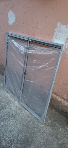 Janela de alumínio