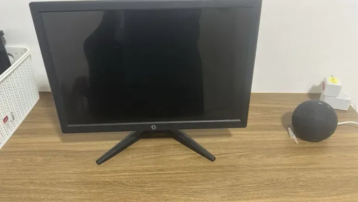 Monitor Led 17.1 Tronos usado