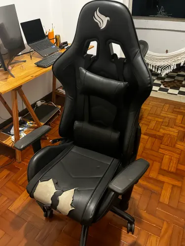 Cadeira gamer pichau usada