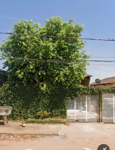 Casa pequena para aluguel bairro JK