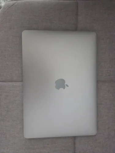 MacBook Pro 13" Mod. A2251 Intel core i5 16gb RAM 512SSD Cinza Escuro Recondicionado 