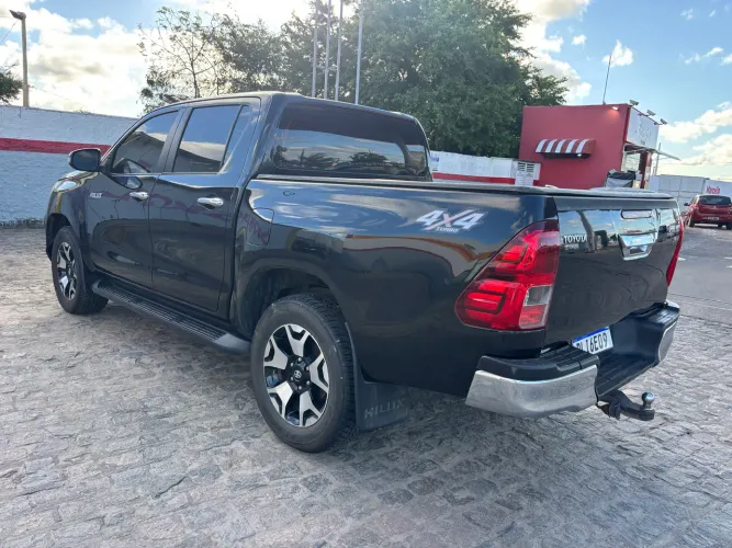 Toyota Hilux CD SRV 4X4 2.8 TDI Diesel Aut. 2019
