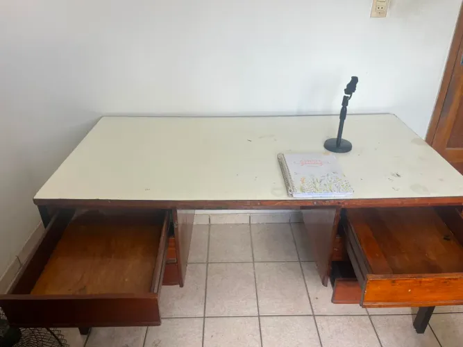 Vendo BIRÔ/mesa para escritório ou sala