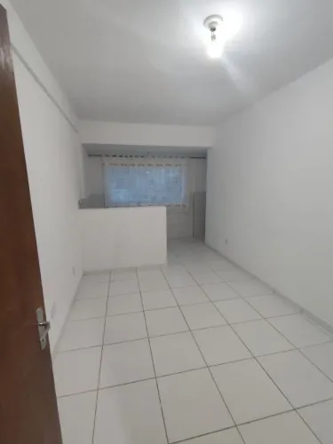 Vendo excelente apto 2 quartos.