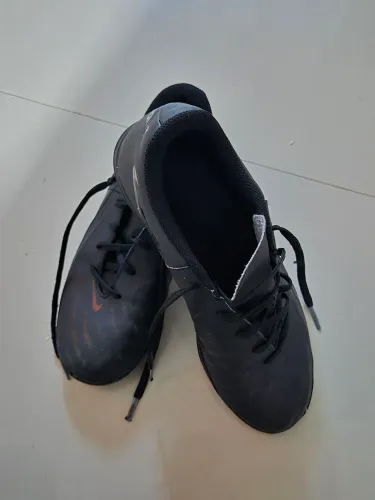 Chuteira Futsal Nike Phantom GX II Club TAM 38