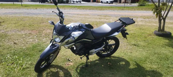 Vendo CG Titan 2023