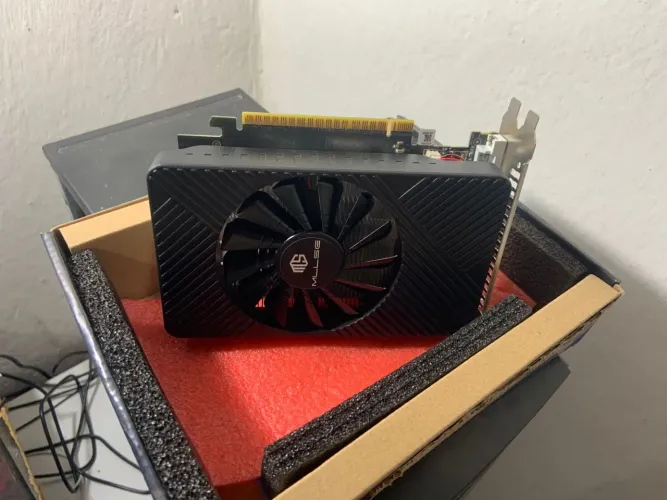GTX 750 TI 4GB SEMINOVA 2 MESES DE USO (FAÇO OLXPAY)