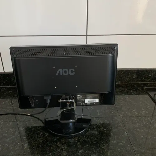 Monitor AOC 15.6" Bivolt - Perfeito p/ PC, Estudo, Caixa ou Segunda Tela