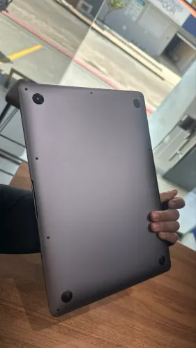 MacBook M1 8/256gb