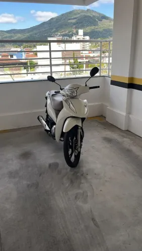 Biz 125 2022 conservada