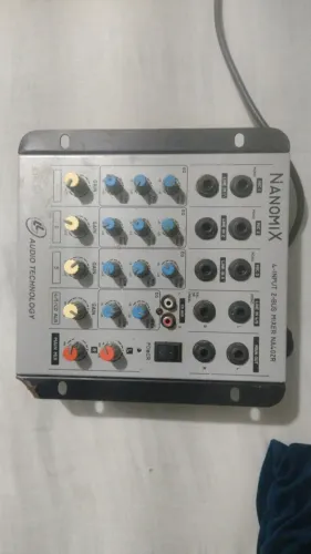 Vendo uma mesa 4 canais Nanomix ideal para eventos pequenos,usada em bom estado.