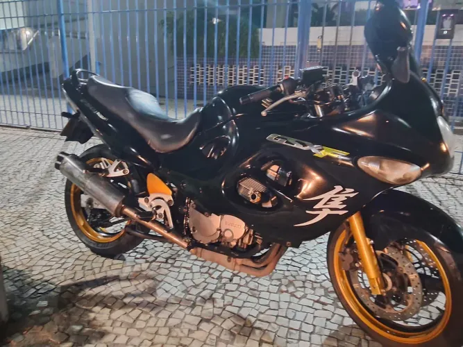 Moto Suzuki gsxf 750