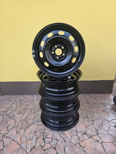 Rodas Automotivas - Ferro - Aro 16 - 5 furos - Com Calotas - Novas na Caixa!
