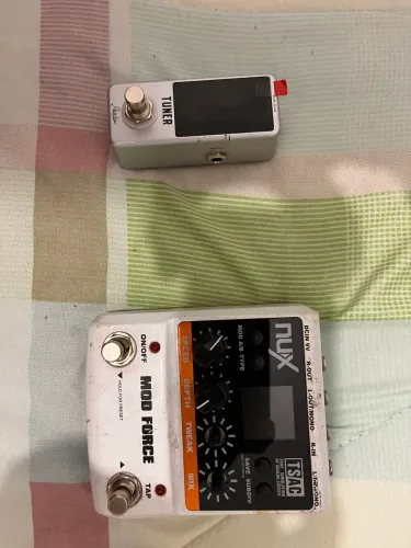 Pedais para guitarra
