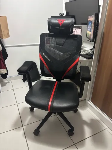 Cadeira gamer ergonômica ThunderX3 Yama1