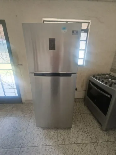 Geladeira - Samsung / Frost Free - 391 litros