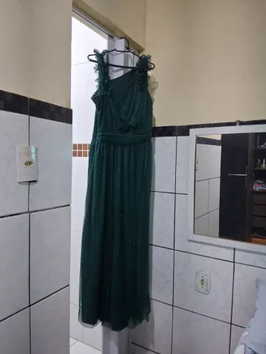 Vende-se vestido   de festa  veste 42/44 novo 